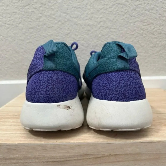 Nike Roshe Run Purple & Teal Athletic Sneaker 6.5 - Picture 4 of 7
